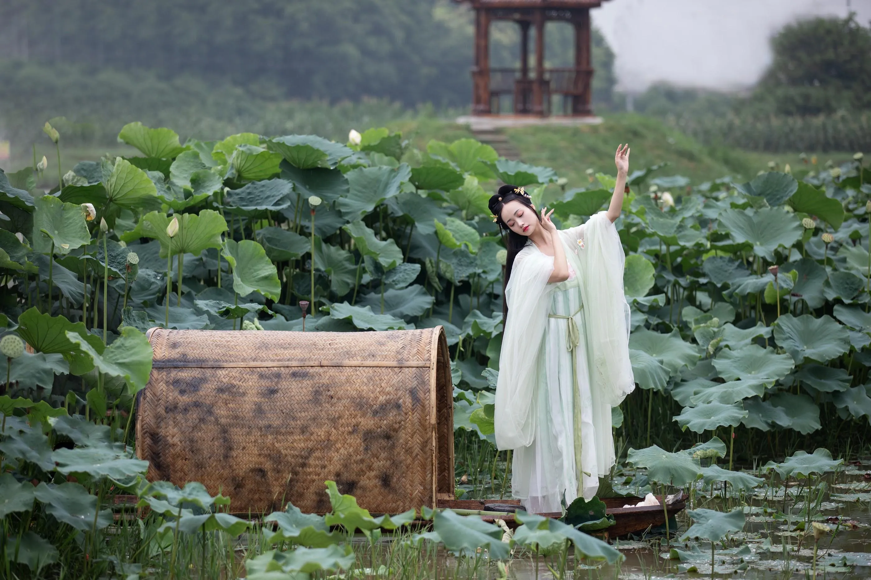 [YITUYU艺图语]2022.08.01 荷 凌子兮 [24P]插图3